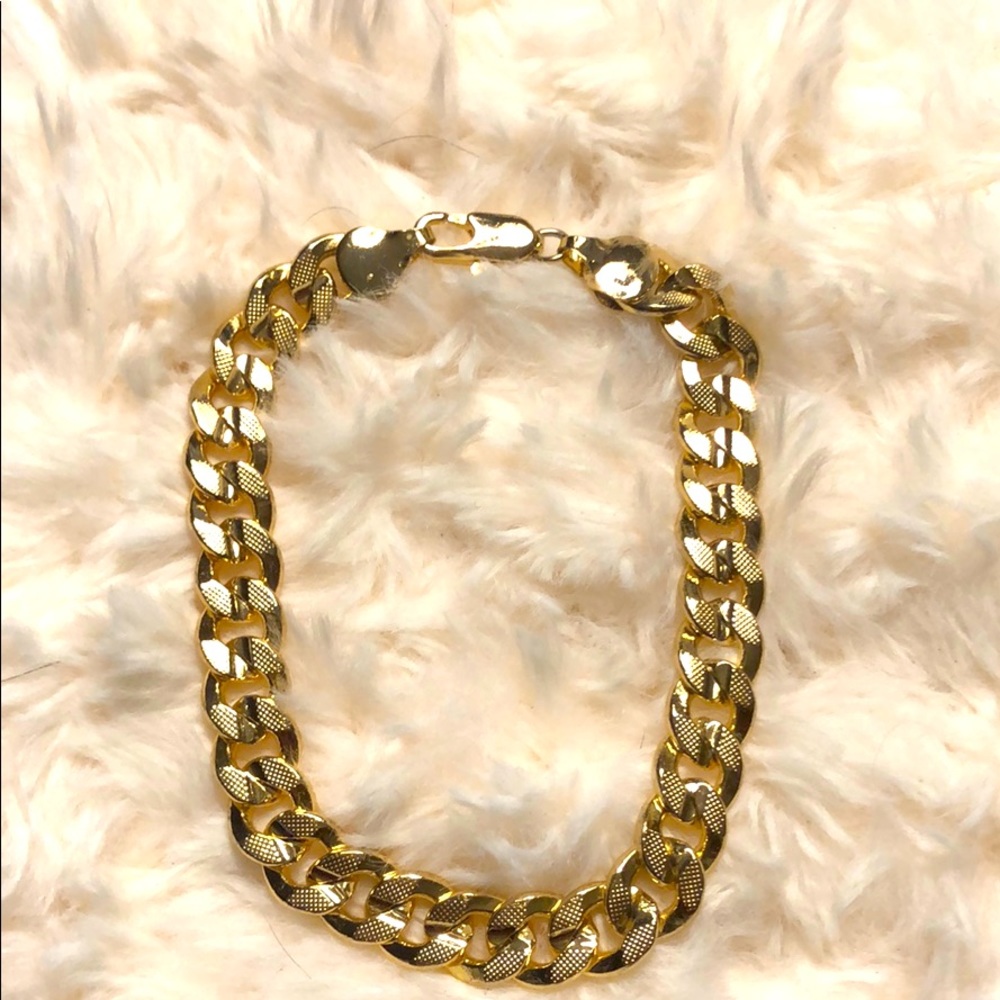 Cuban gold bracelet (not change the color )new